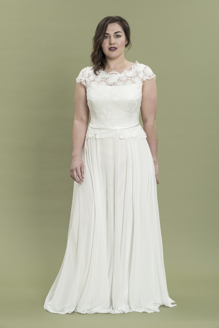 brautkleid-thereseundluise-karen-curve-uboot-ausschnitt-blütenspitze-georgette