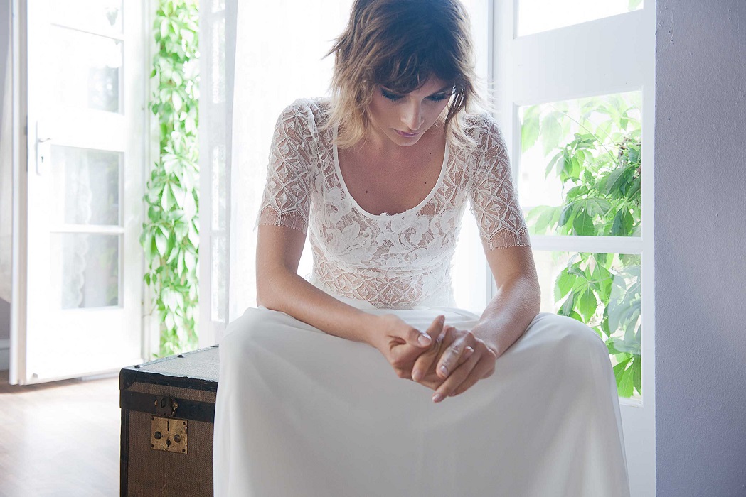 thereseundluise-brautkleider-für-ältere-bräute-runder-tiefer-ausschnitt2 thereseundluise-brautkleid-für-ältere-bräute-brautmode-ü50-runder-ausschnitt