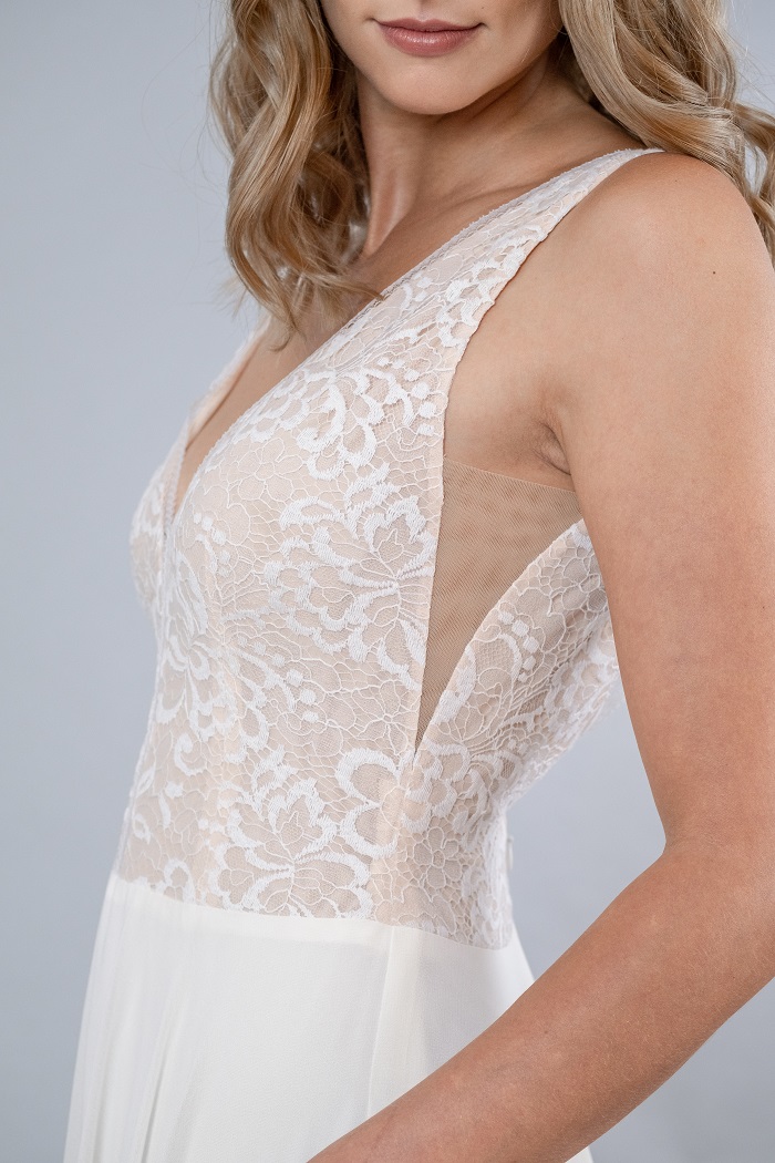 thereseundluise-bettina-hirtreiter-brautkleid-2023-tiefer-ausschnitt-olivet1.2-21 thereseundluise-brautkleid-2023-tiefer-ausschnitt