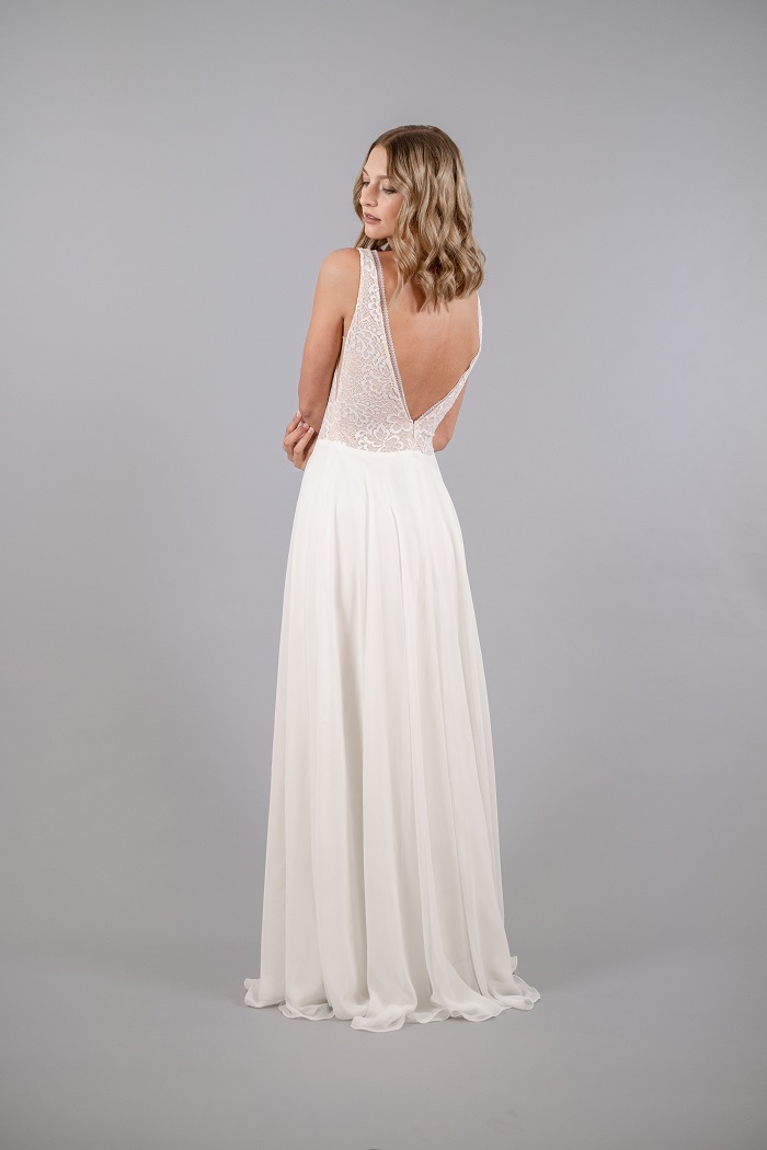 thereseundluise-bettina-hirtreiter-brautkleid-2023-tiefer-ausschnitt-olivet1.2-9 thereseundluise-brautkleid-2023-tiefer-ausschnitt