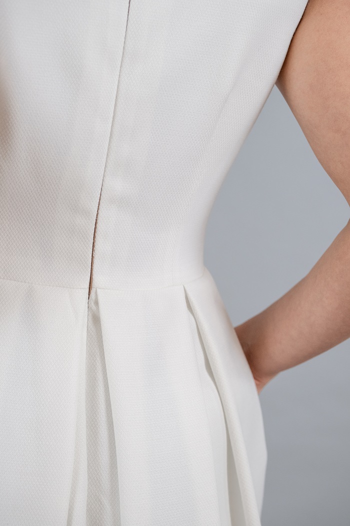 therseundluise-brautkleid-2023-schlicht-hochgeschlossen-osma-regionale-stoffe-wolle-28 thereseundluise-brautkleid-2023-hochgeschlossen-schlicht